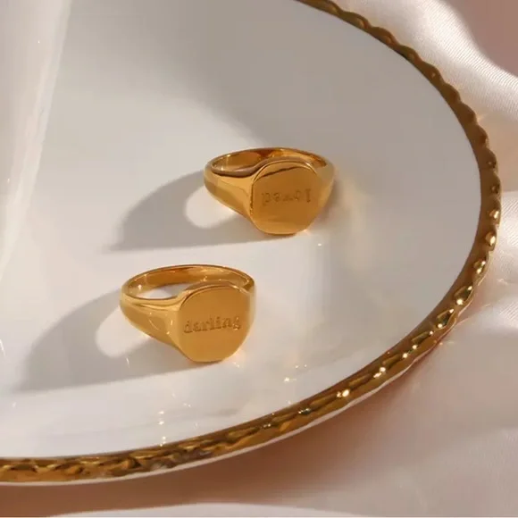 NEW 18K GOLD ENGRAVED LETTER WORD SQUARE MINIMALIST RING, CUTE RING, SHINY RING. - Picture 5 of 7